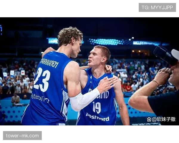 马尔卡宁挡拆拉开空间，三分威胁胜过约基奇