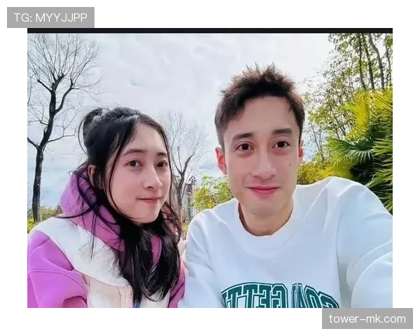 练俊杰家的冰箱里塞满了蛋白粉，连饮料都喝零卡的